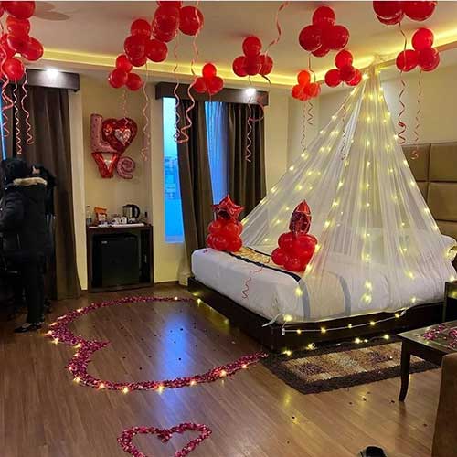 Heart Balloon Ceiling